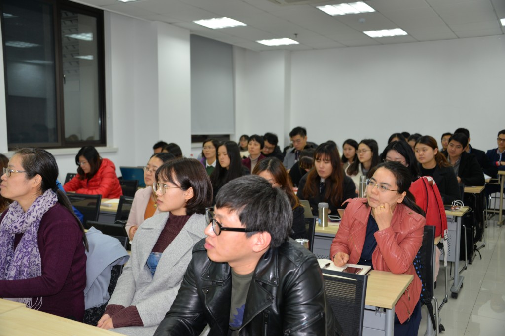 周傲英授课学生图片